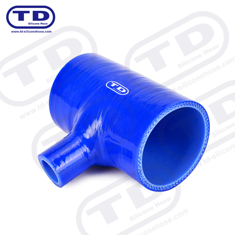 Mangueira de silicone em forma de T.