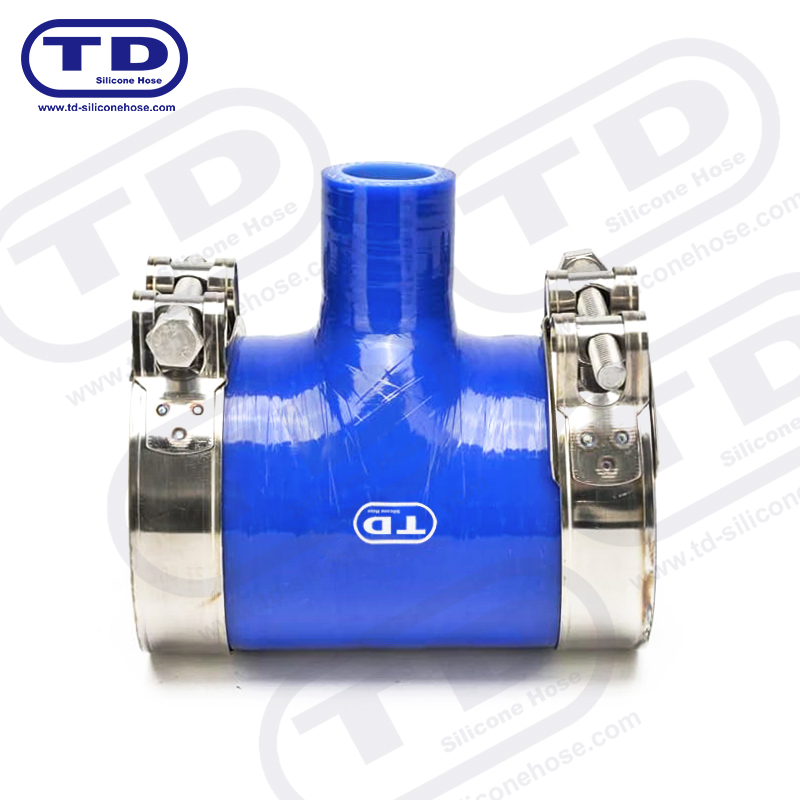 Mangueira de silicone em forma de T.