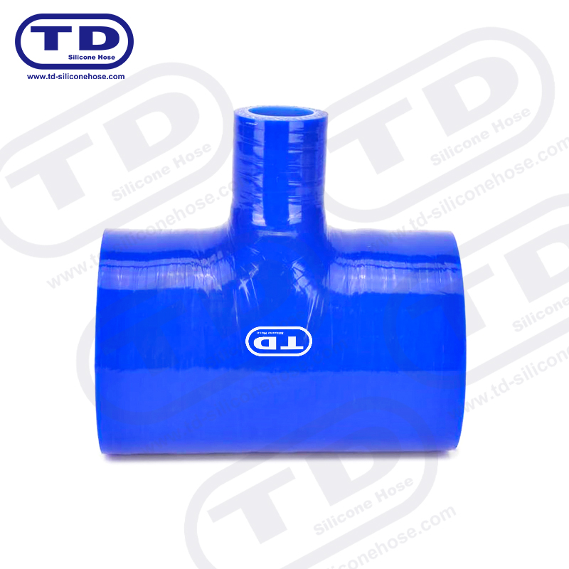 Mangueira de silicone em forma de T.